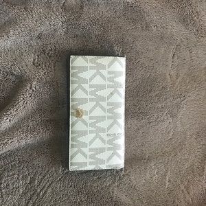 Michael Kors Wallet!